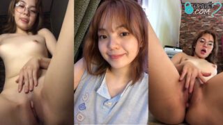 คลิปหลุด สาวแว่นในTIKTOK งานแรร์ที่หลายคนกำลังตามหาโคตรสวยเลยน่ารักชิบหาย นั่งติ้วหีแบบนี้น่าเอาลิ้นไปเลียรูหีจัง